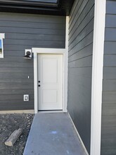 895 E Antelope Dr, Unit 1 in Eagle Mountain, UT - Foto de edificio - Building Photo