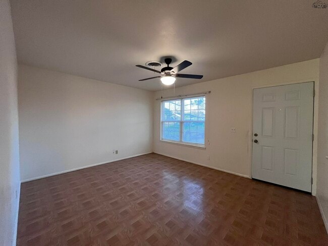 4723 N Shore Dr in Wichita Falls, TX - Building Photo - Building Photo