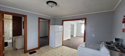 703 Greenewald St, Unit Upstairs in Van Wert, OH - Foto de edificio - Building Photo