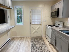 100 Bee Hollow Rd in Shohola, PA - Building Photo - Building Photo