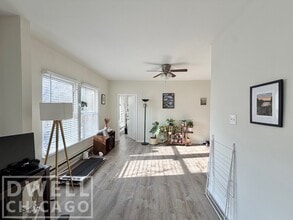 730 W Roscoe St, Unit 2 in Chicago, IL - Building Photo - Building Photo