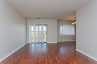 Meadowbrook Apartments in Slingerlands, NY - Building Photo - Interior Photo