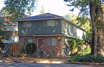 2321 G St in Sacramento, CA - Building Photo - Building Photo