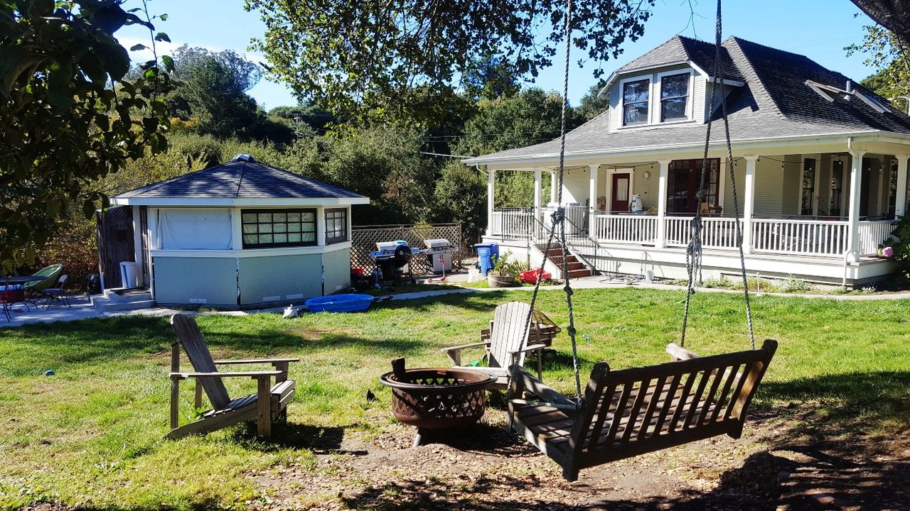 1375 Gossage Ave in Petaluma, CA - Building Photo