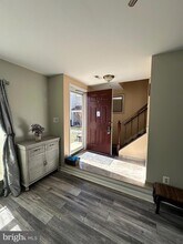 326 Lancaster Square in Sterling, VA - Foto de edificio - Building Photo