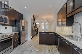 99 The Queensway in Toronto, ON - Building Photo - Building Photo