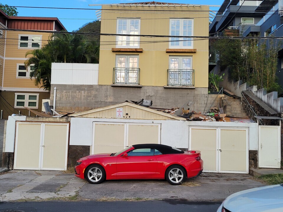 324 Magellan Ave in Honolulu, HI - Building Photo