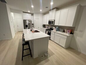 5916 Jennifer Pasture Path in Del Valle, TX - Building Photo - Building Photo