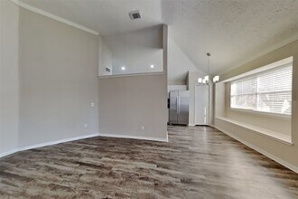 2515 Chestnut Cir in Pearland, TX - Building Photo - Building Photo