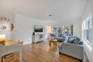 1031 NE Little River Dr in Miami, FL - Building Photo - Building Photo