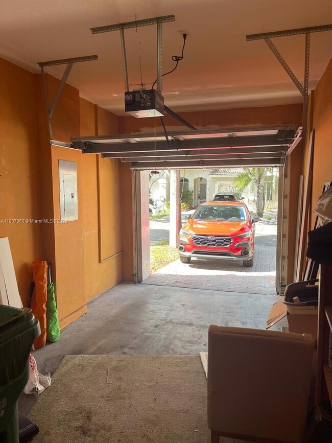 5641 NW 112th Ct in Doral, FL - Building Photo - Building Photo