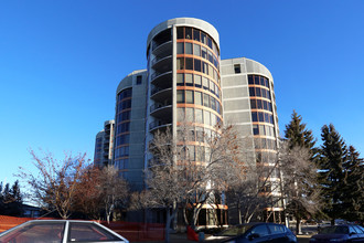 20 Coachway Rd SW in Calgary, AB - Building Photo - Building Photo