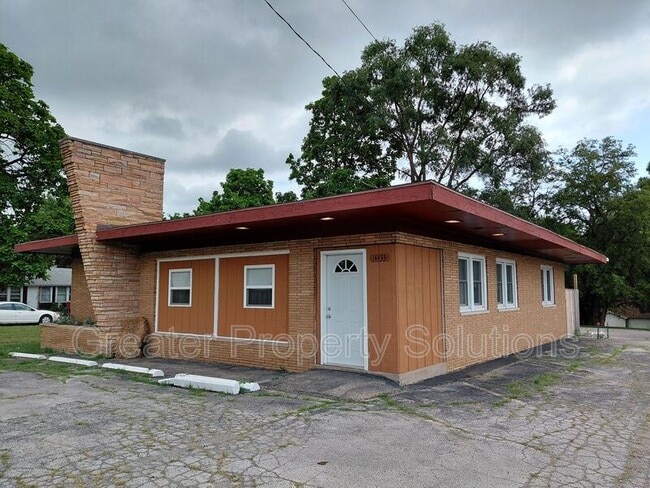 property at 14433 Morse St