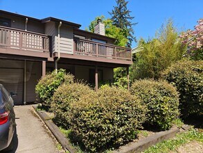 2911-2913 Central Blvd in Eugene, OR - Building Photo - Building Photo