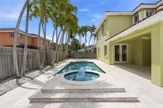 15203 SW 142nd Ave in Miami, FL - Building Photo - Building Photo