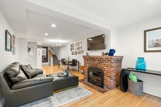 69 Saint Botolph St, Unit 1 in Boston, MA - Building Photo - Building Photo