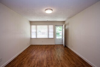 2031 College View Rd in Manhattan, KS - Building Photo - Building Photo