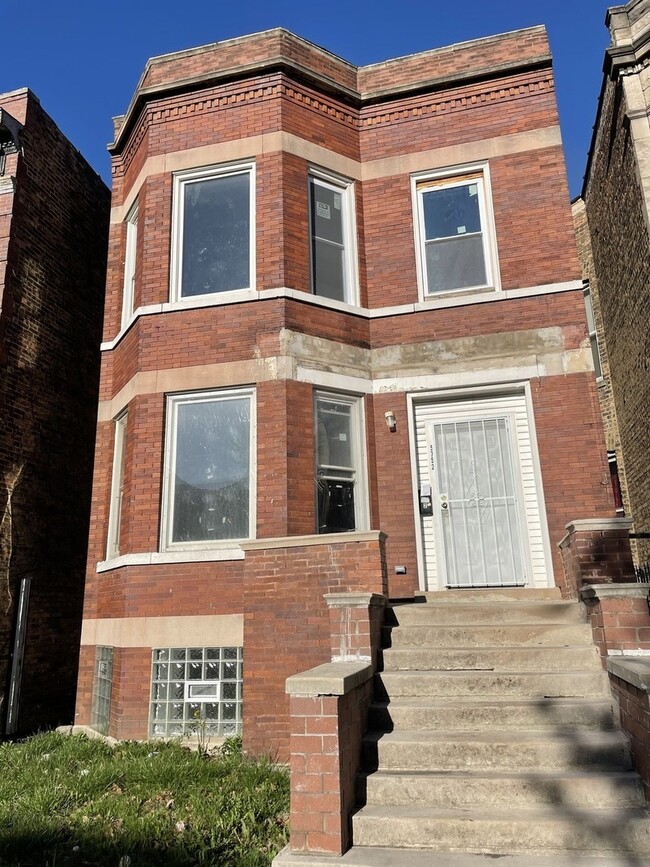 property at 5752 S Sangamon St