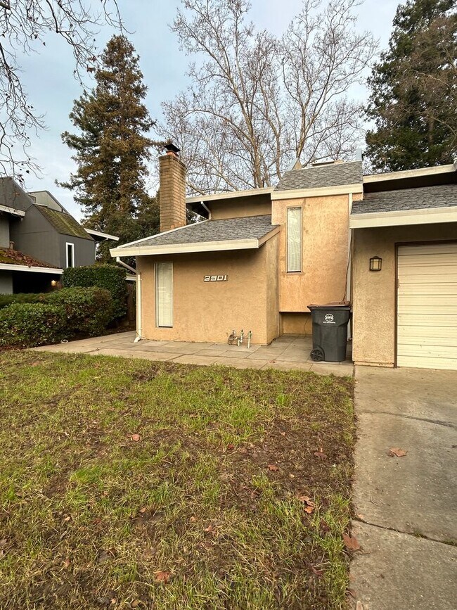 property at 2901-2903 Lillard Dr