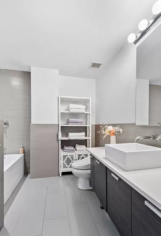 122 West St in Brooklyn, NY - Building Photo - Building Photo