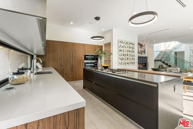 property at 1621 N Fairfax Ave