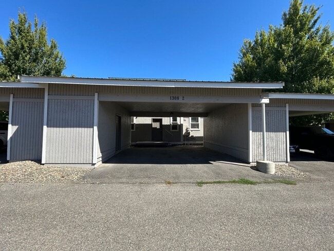 property at 1308 N Brooklane St