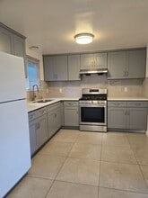 500 Everett Ave in Monterey Park, CA - Foto de edificio - Building Photo