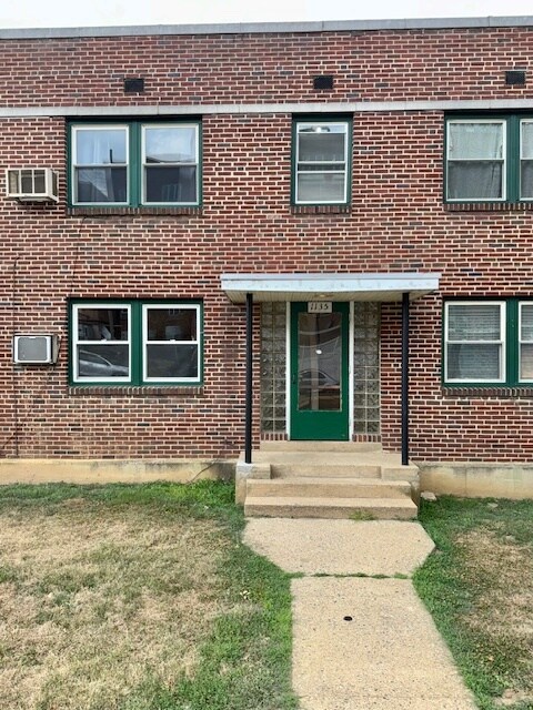 1135 E Orange St in Lancaster, PA - Building Photo