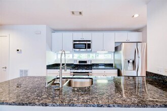 822 Ruthven St in Houston, TX - Building Photo - Building Photo