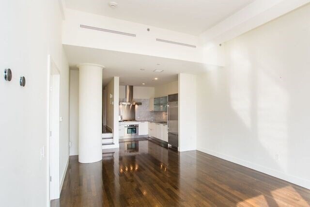 360 Newbury St, Unit 408 in Boston, MA - Building Photo