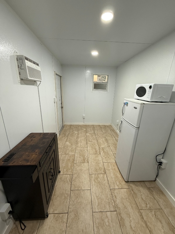 231 W 41st St in Hialeah, FL - Foto de edificio - Building Photo