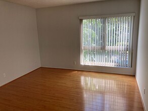 6001 Canterbury Dr in Culver City, CA - Building Photo - Building Photo