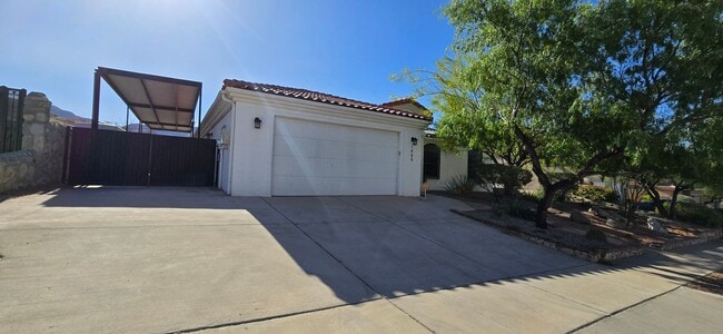 1460 Cherokee Ridge Dr in El Paso, TX - Building Photo - Building Photo