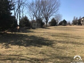 1013 Diamondhead Dr in Lawrence, KS - Building Photo - Building Photo