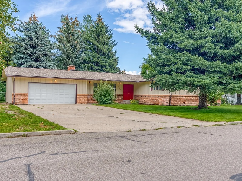 125 Sherry Ln in Kalispell, MT - Building Photo