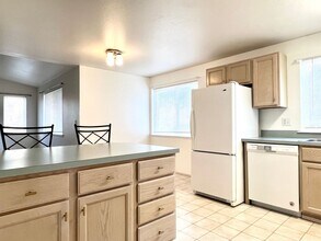 233 N Bower Ln in Camano, WA - Building Photo - Building Photo