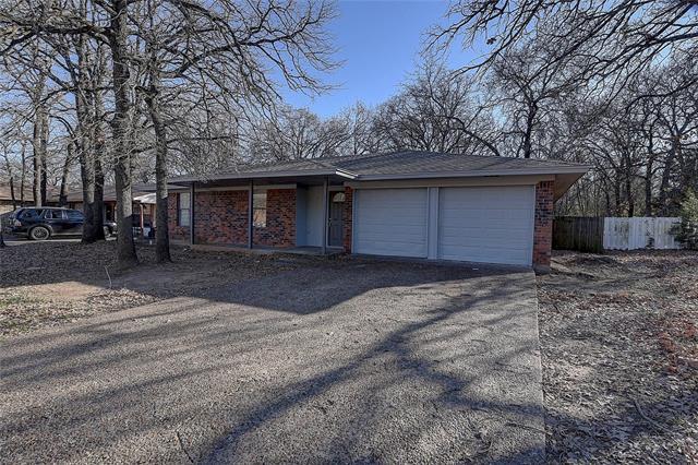 213 Pecan St in Azle, TX - Building Photo