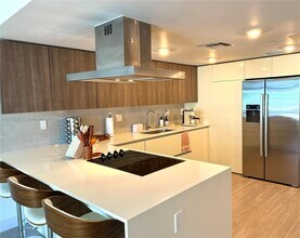1025 92nd St in Bay Harbor Islands, FL - Building Photo - Building Photo