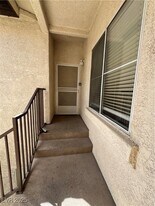 4910 Black Bear Rd in Las Vegas, NV - Building Photo