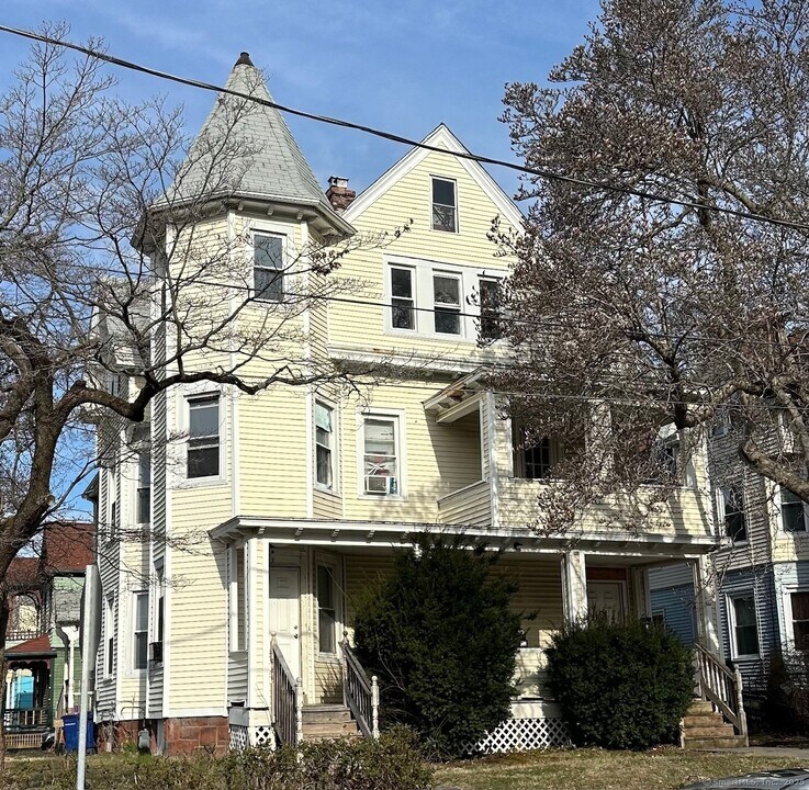43-45-45 May St in Hartford, CT - Building Photo