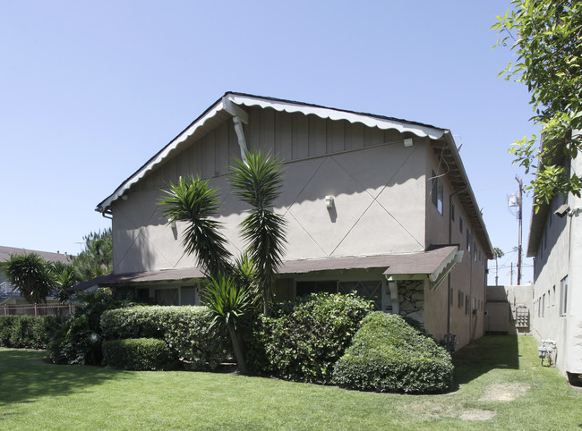 943 S Roberts St in Anaheim, CA - Building Photo - Building Photo