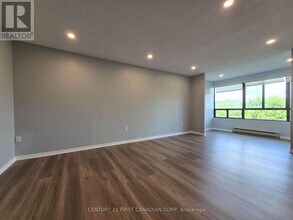 1600 Adelaide St N in London, ON - Building Photo - Building Photo