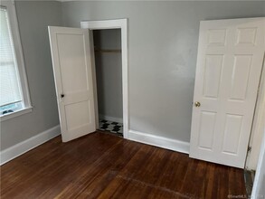 447 Barbour St, Unit 3 in Hartford, CT - Building Photo - Building Photo