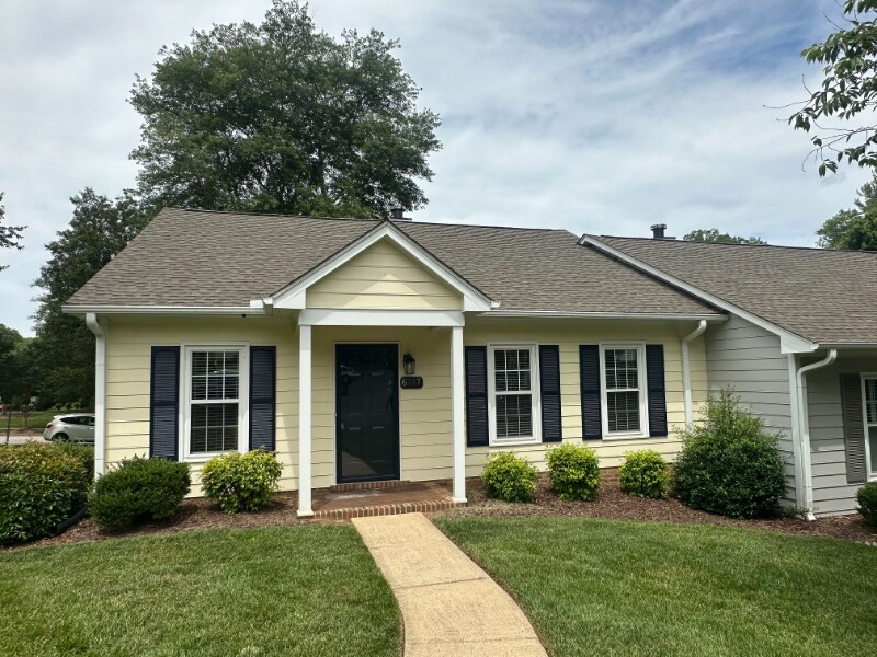6817 Fairpoint Ct in Raleigh, NC - Building Photo