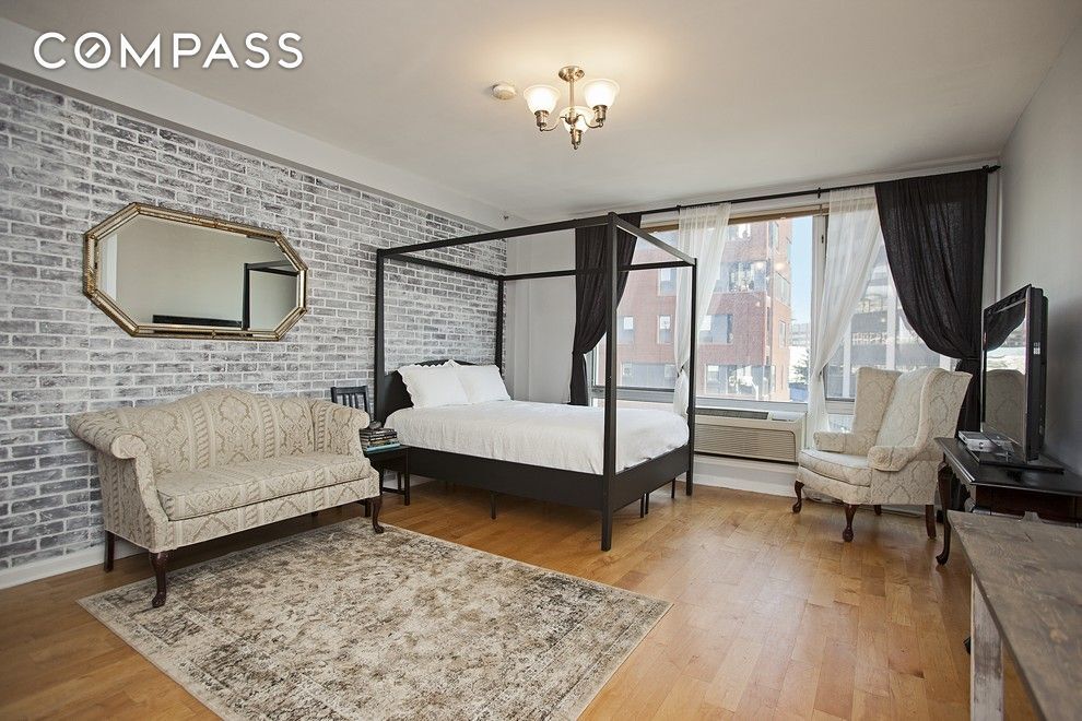 1311 Jackson Ave-Unit -4-C in Queens, NY - Foto de edificio