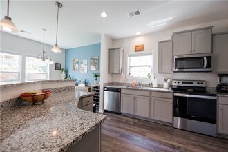 316 Phillips Dr in Pendleton, SC - Building Photo - Building Photo