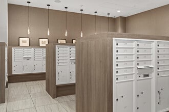 2000 Biscayne in Miami, FL - Foto de edificio - Interior Photo