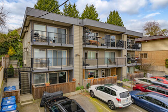 4219 Whitman Ave N in Seattle, WA - Building Photo - Building Photo