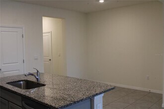 17567 Crescent Moon Lp in Bradenton, FL - Building Photo - Building Photo