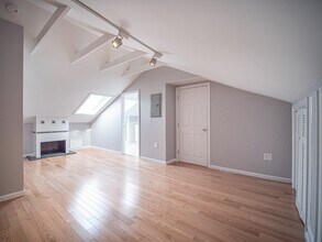 510 E Broadway, Unit 4 in Boston, MA - Building Photo - Building Photo